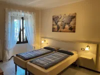 Casa Enrica, up to 4 people, 200m to the lake, very quiet and romantic location Hotels in Idro
