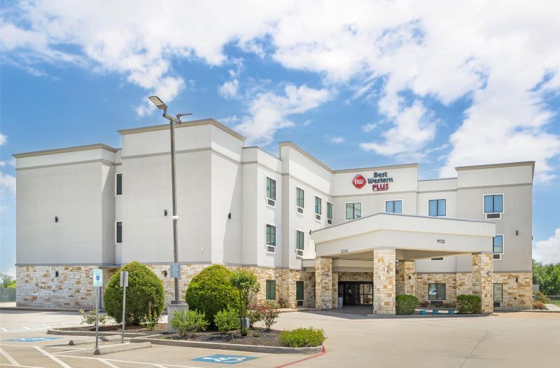 Best Western Plus Waller Hotel