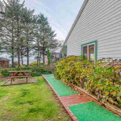 Stunning Ocean View and Full Kitchen - Charming Coastal Hideaway Hotel Exterior