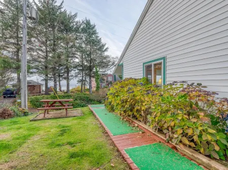 Cozy Suite with Full Kitchen and Outdoor Dining - Tranquil Ocean View Отели рядом с достопримечательностью «Flying Dutchman Winery»