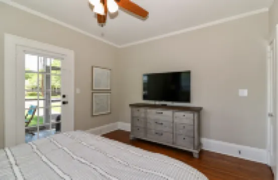 Modern Amenities and Cozy Screened Porches - Charming Historic Retreat