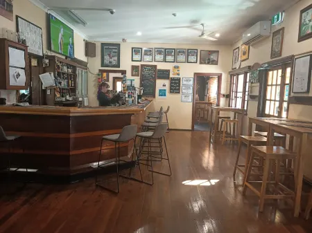 Yanchep Inn Отели в г. Янчеп