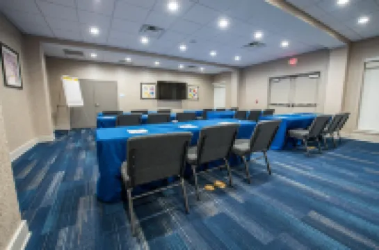 Holiday Inn Express & Suites LAKE CHARLES SOUTH CASINO AREA by IHG