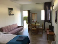 Florea Hotel Apartments Отели в г. 