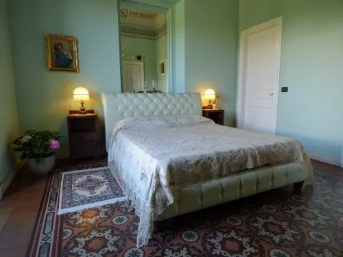 Palazzo Giovanni Bed and Breakfast - parking
