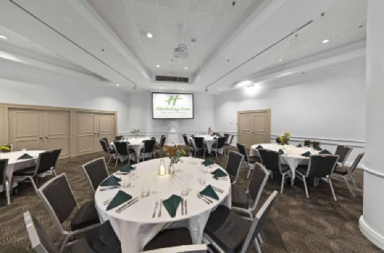 レストラン ホリデイ イン ポッツ ポイントの写真