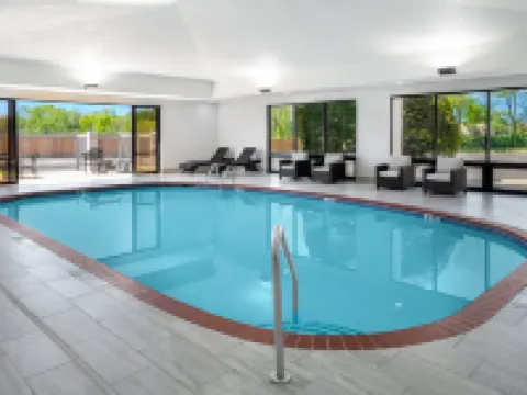 ดับเบิลทรี บาย ฮิลตัน สปริงเดล โรงแรมในสปริงเดล