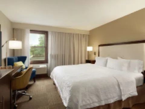 แฮมป์ตัน อินน์แอนด์สวีทส์ สปริงเดล โรงแรมในสปริงเดล