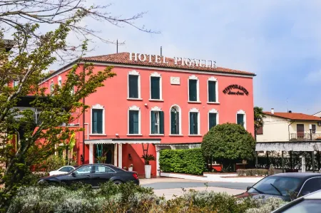 Hotel Villa Pigalle Отели в г. Тецце-суль-Брента
