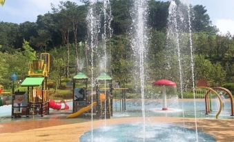 Baekhak Jayuro Resort