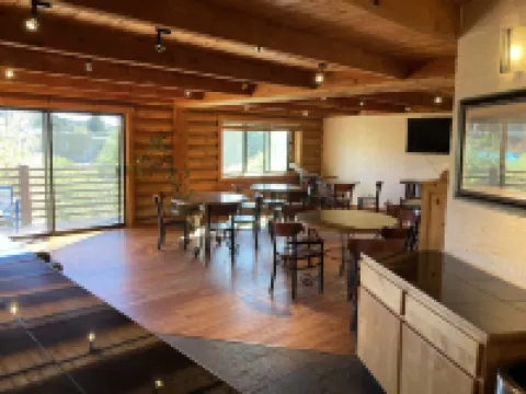 The Boulder Creek Lodge