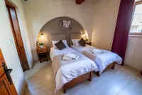 Ta Lucija Sleeps 4 with Private Pool - Wifi