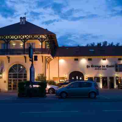La Grange de Condé Hotel Exterior
