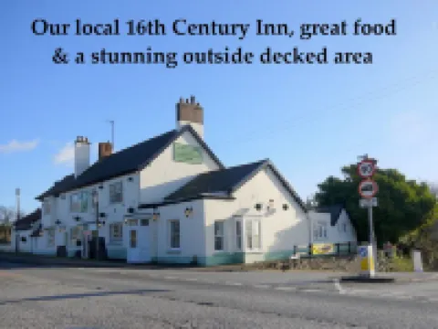 Cosy Snug Room - Near Lyme Regis - Private Balcony with Country Views & Free Parking Hotels in Axminster
