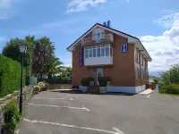 Alto Santiago Alojamiento Con Parking Hôtels à : Comillas