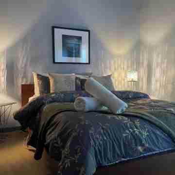 Sutton Spring Art Retreats Rooms