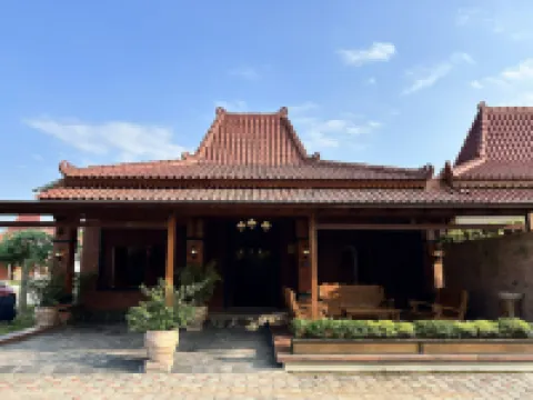 3 BR Java House Near Prambanan Temple - Griya Mandara Homestay