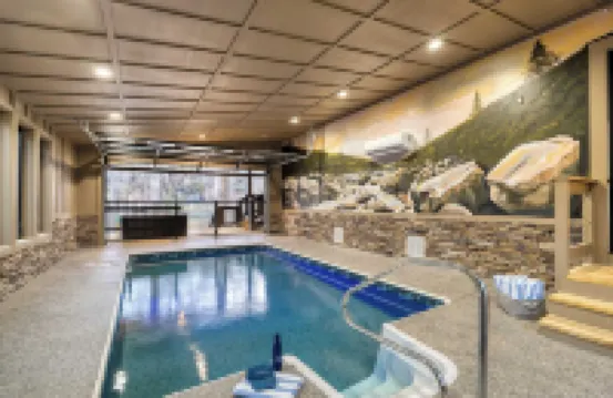 Avantstay 國王皇冠室內泳池、熱水浴缸、火坑、劇院四季度假屋