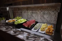 Bohemian Gardens Hotel - breakfast