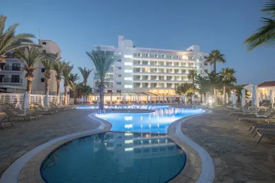Bohemian Gardens Hotel Các khách sạn ở Pernera