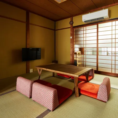 Kyoto Cosy House 1946 Отели рядом с достопримечательностью «Железнодорожный вокзал Нисиодзи»