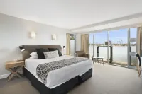Bellevue on the Lakes فنادق في ليكس انترانس