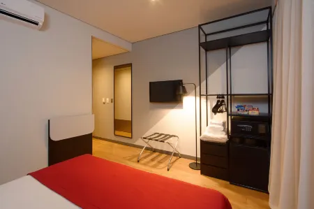 Golden Tower Express Berrini by Fênix Hotéis Отели рядом с достопримечательностью «Octavio Frias de Oliveira Bridge»