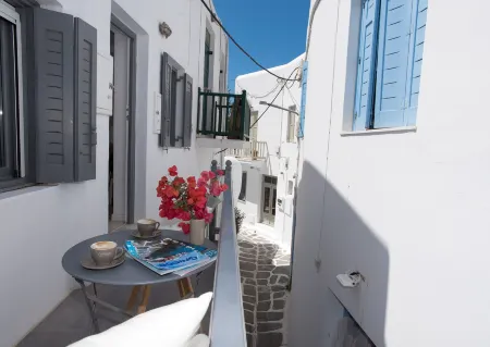 Alessios Houses Mykonos Town Отели рядом с достопримечательностью «Православная церковь Парапортиани»