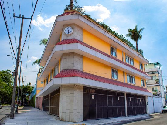 Hotel La Casa Del Reloj
