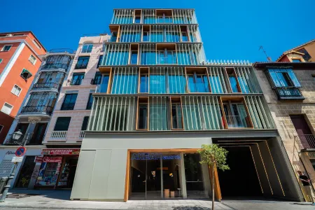 Akeah Hotel Gran Vía Отели рядом с достопримечательностью «Небоскреб "Испания"»