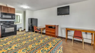 Studios and Suites 4 Less Emporia فنادق في Emporia