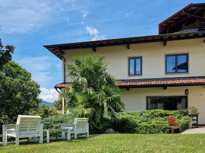 Villa Sarchi Hotels near Santuario della Madonna di Ardena