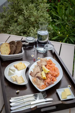 Hotel le Clos Fleuri Отели в г. Belle Ile en Mer