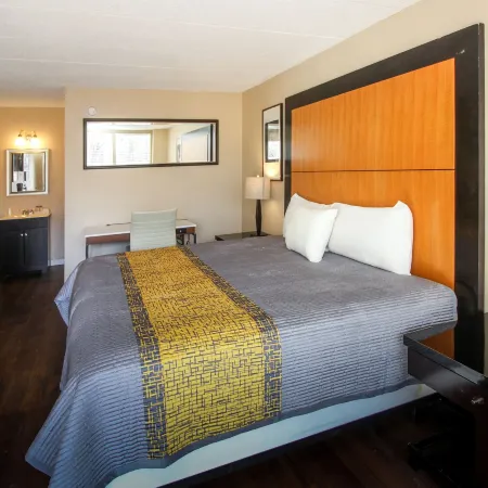 APM Inn and Suites