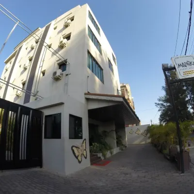 Mozaika Guesthouse 2 英雄の広場周辺のホテル