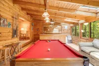 Twin Creeks Lodge by AvantStay 33 Acre Retreat