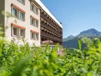 Arosa Mountain Lodge Hotele w: Arosa