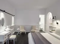 The Arches Hotels near أويا