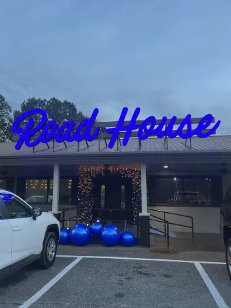 Road House Hotel & RV Park