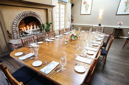 Outlook Inn on Orcas Island Отели рядом с достопримечательностью «Summit Learning Center»