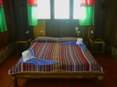 エスキナース レインフォレスト ロッジ ゴルフィトのホテル