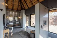 Tuningi Safari Lodge - Balkoner