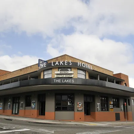 The Lakes Hotel