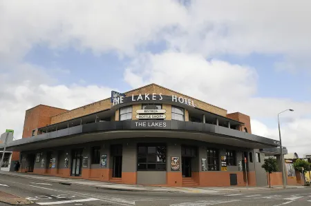 The Lakes Hotel