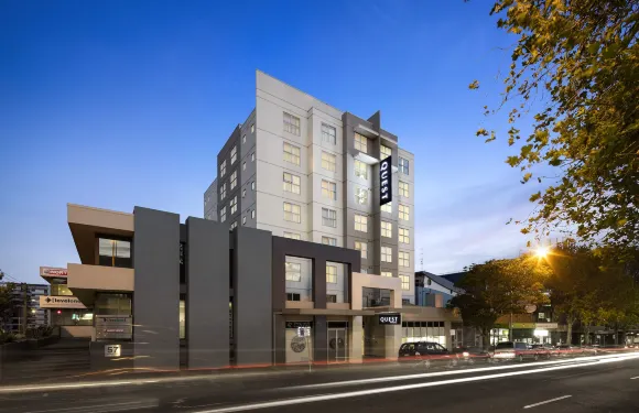 伍倫貢探索服務酒店