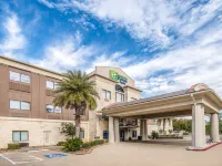 Holiday Inn Express & Suites Beaumont NW Parkdale Mall by IHG Hotels in Lumberton