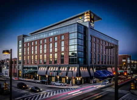 Hyatt Place Baltimore Inner Harbor Отели рядом с достопримечательностью «Библиотека Джордж Пибоди»