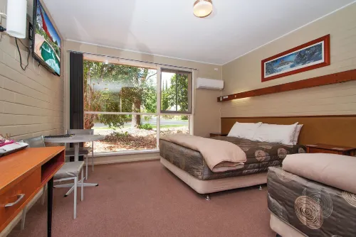 Bright Motor Inn Hotels in Tawonga