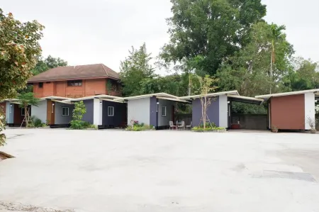 HorNokhook Resort Angthong Отели рядом с достопримечательностью «Wat Bot»