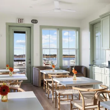 Regatta Inn - Adults Only